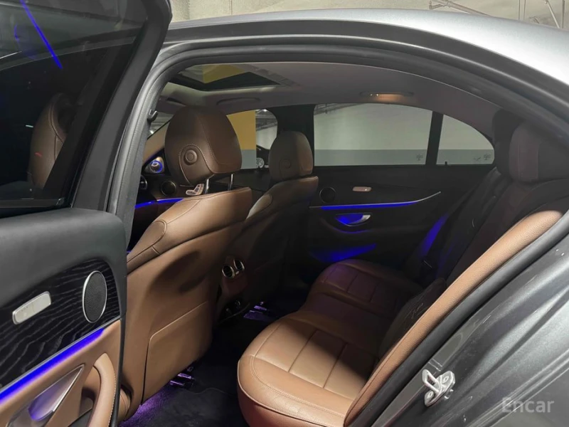 Mercedes-Benz E 220, снимка 10 - Автомобили и джипове - 52996074