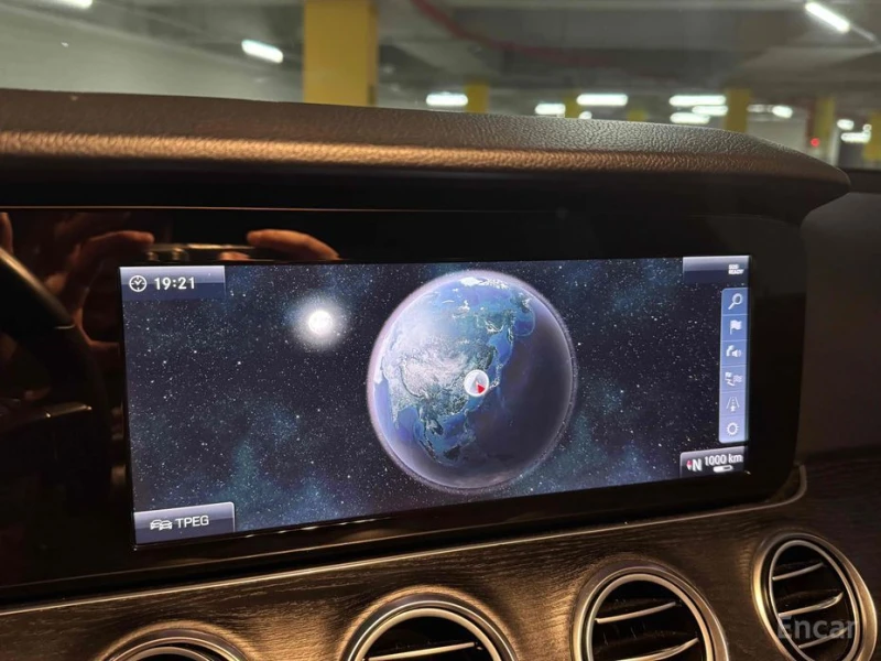 Mercedes-Benz E 220, снимка 12 - Автомобили и джипове - 52996074