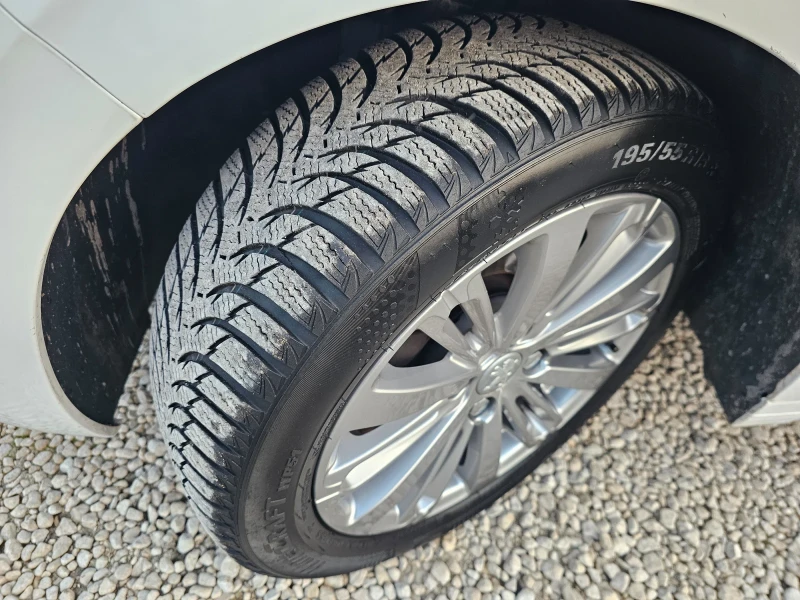 Peugeot 208 1.2i, 83к.с., снимка 15 - Автомобили и джипове - 53136048