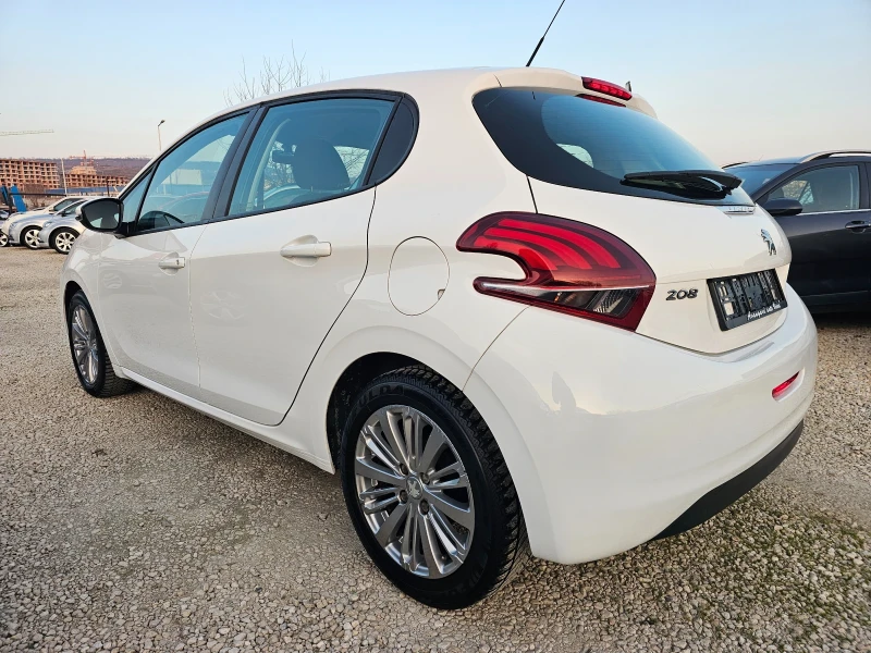 Peugeot 208 1.2i, 83к.с., снимка 6 - Автомобили и джипове - 53136048