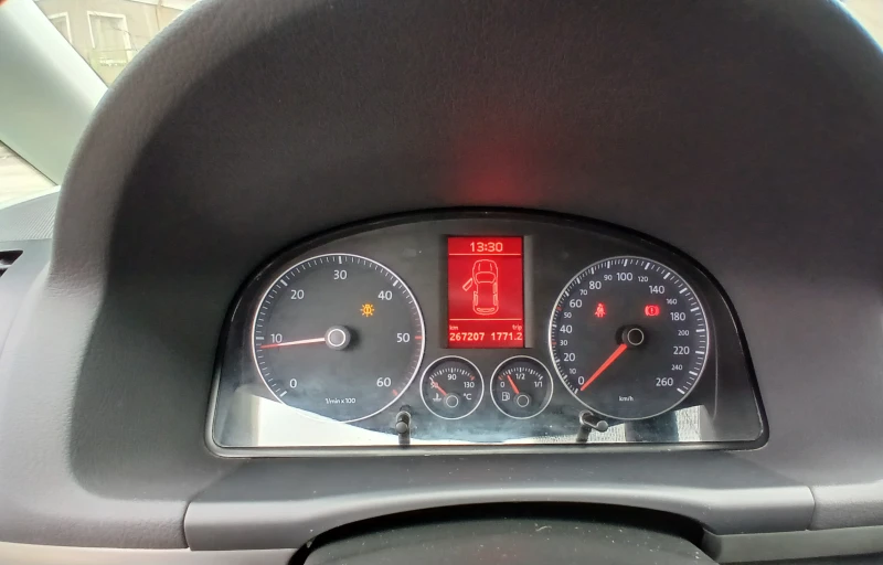 VW Touran 2, 0 tdi BMP, снимка 11 - Автомобили и джипове - 53488925