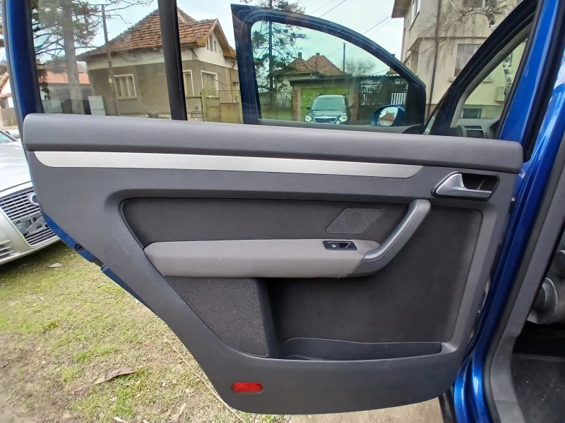 VW Touran 2, 0 tdi BMP, снимка 14 - Автомобили и джипове - 53488925