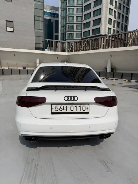 Audi A4 2.0 TDI, снимка 4 - Автомобили и джипове - 54143398