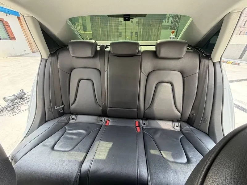 Audi A4 2.0 TDI, снимка 9 - Автомобили и джипове - 54143398