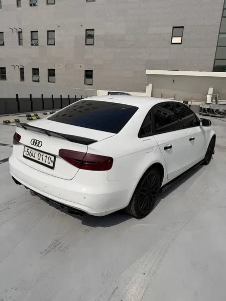 Audi A4 2.0 TDI, снимка 2 - Автомобили и джипове - 54143398