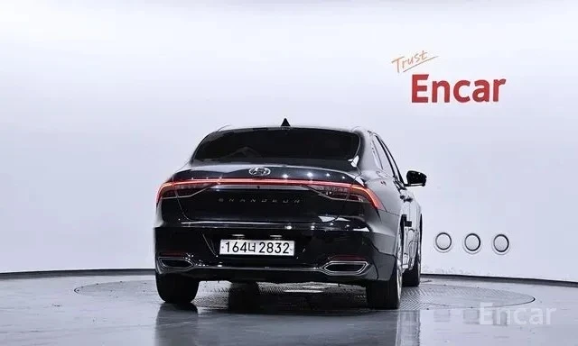 Hyundai Grandeur ОБДУХВАНЕ * ДИСТРОНИК * 360 КАМЕРА * HEAD UP * , снимка 3 - Автомобили и джипове - 55419754