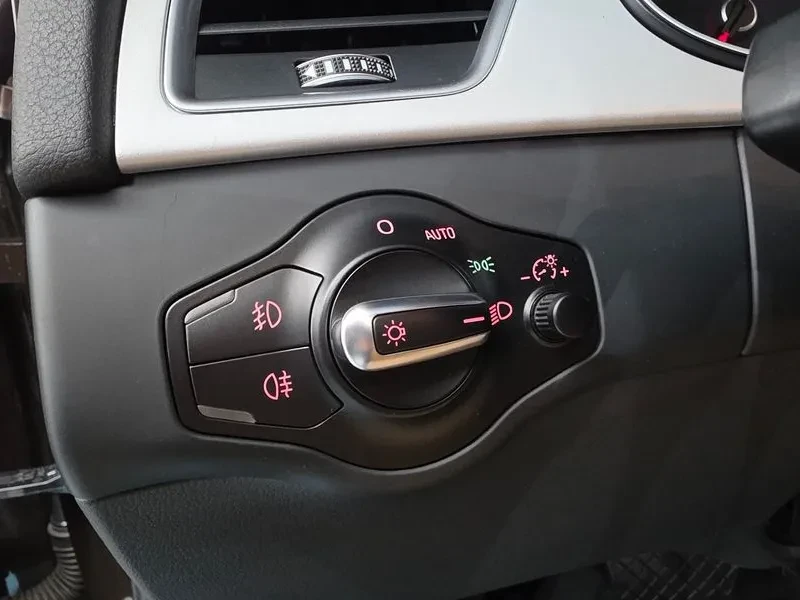 Audi A4 2.0 TDI Quattro - САМО 30% АВАНС, снимка 17 - Автомобили и джипове - 55738869