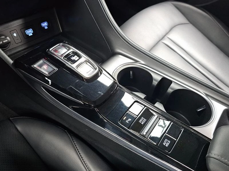 Hyundai Sonata 2.0 LPG, снимка 9 - Автомобили и джипове - 56181054