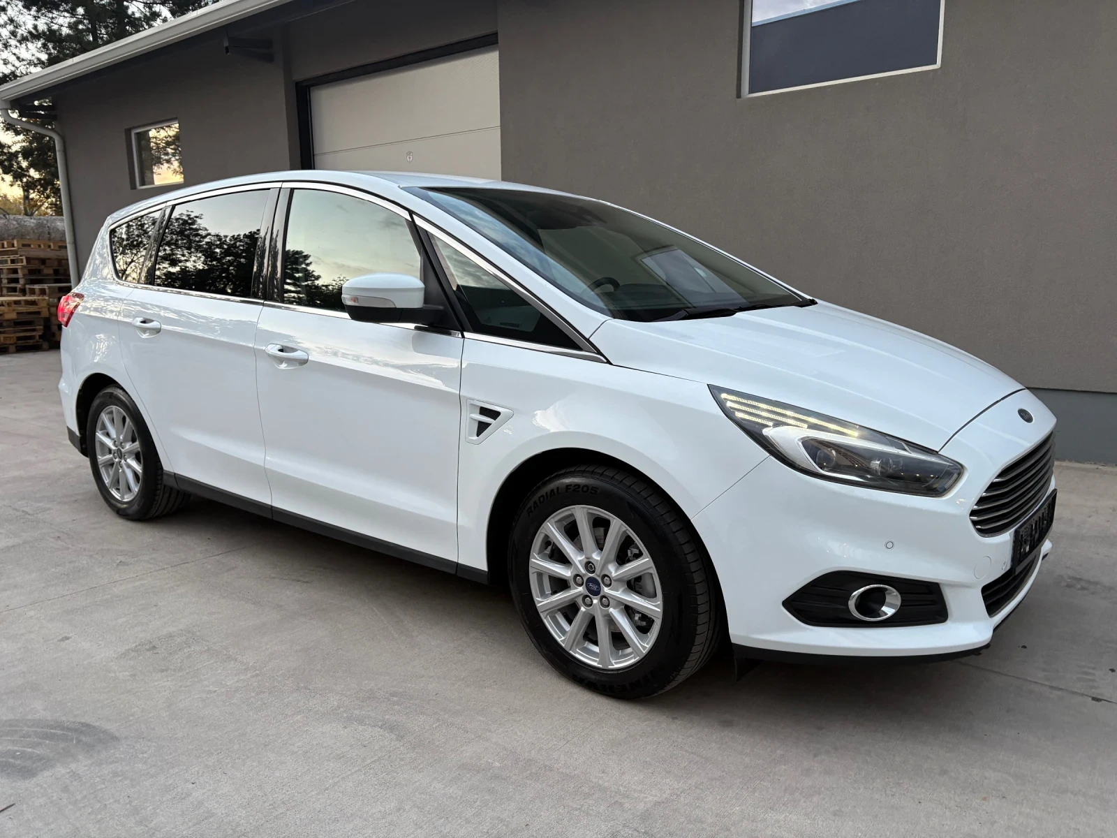 Ford S-Max Titanium 2.0 150hp Euro 6 Automatiic Full extras - изображение 10