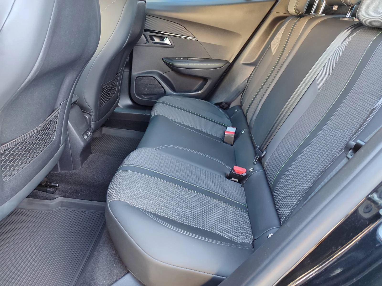 Peugeot 2008 1.5 BlueHDi 131 BVA 8        | Mobile.bg   12