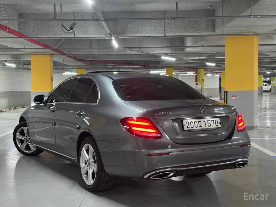 Mercedes-Benz E 220  - изображение 2