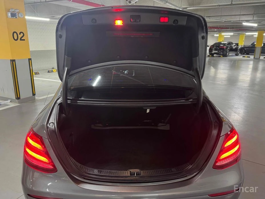 Mercedes-Benz E 220  - изображение 5