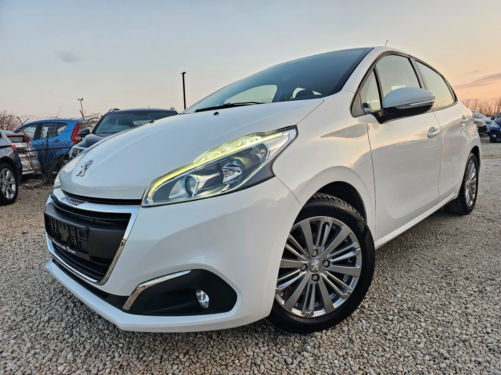 Peugeot 208 1.2i, 83�.�. | Mobile.bg � ����������� 1