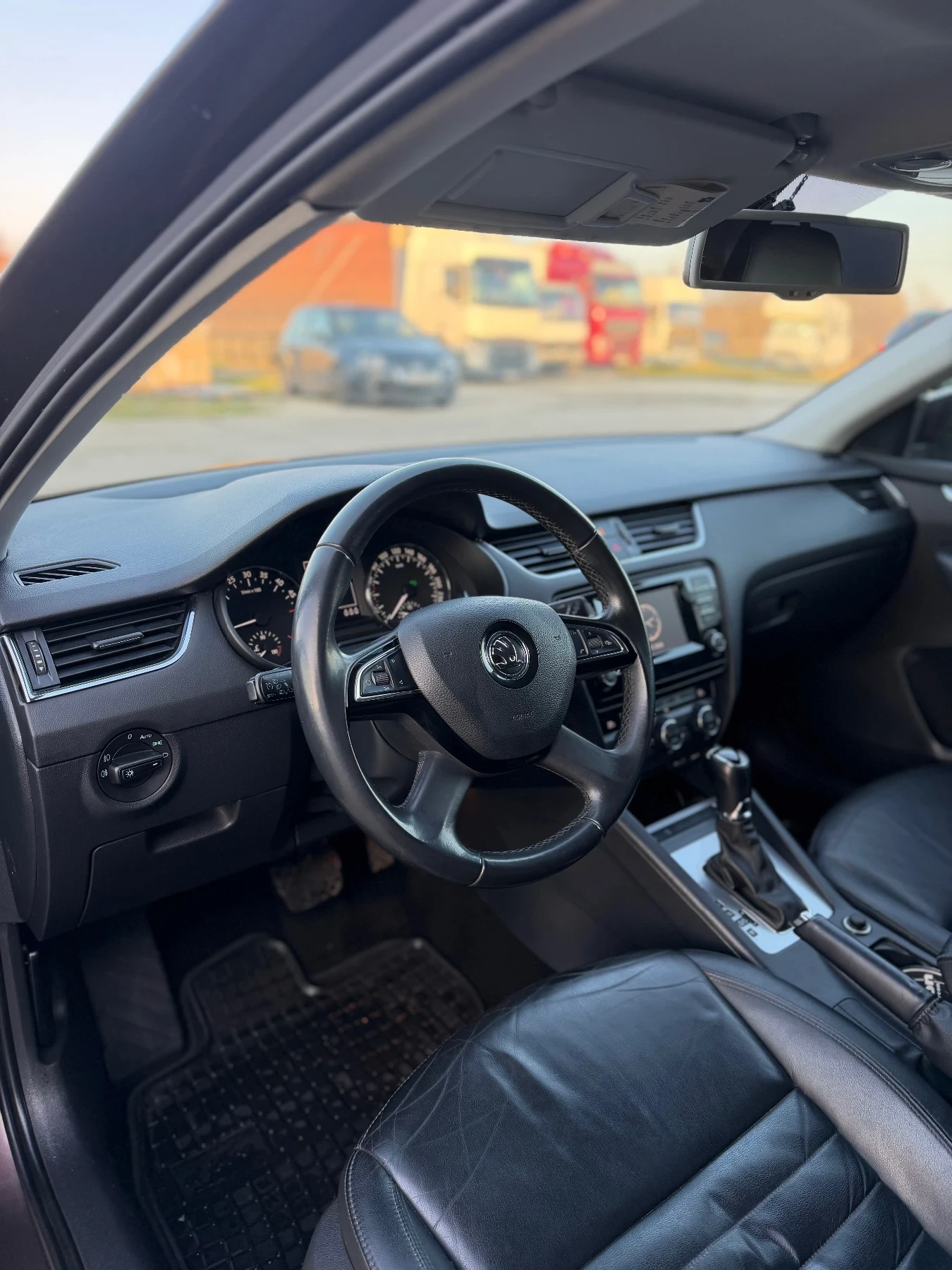 Skoda Octavia 1.6TDI DSG KOJA XENON NAVI - изображение 6