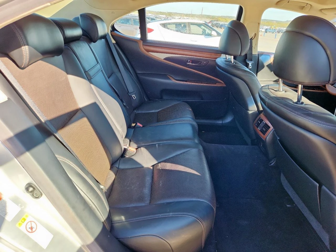 Lexus LS 460  - изображение 9