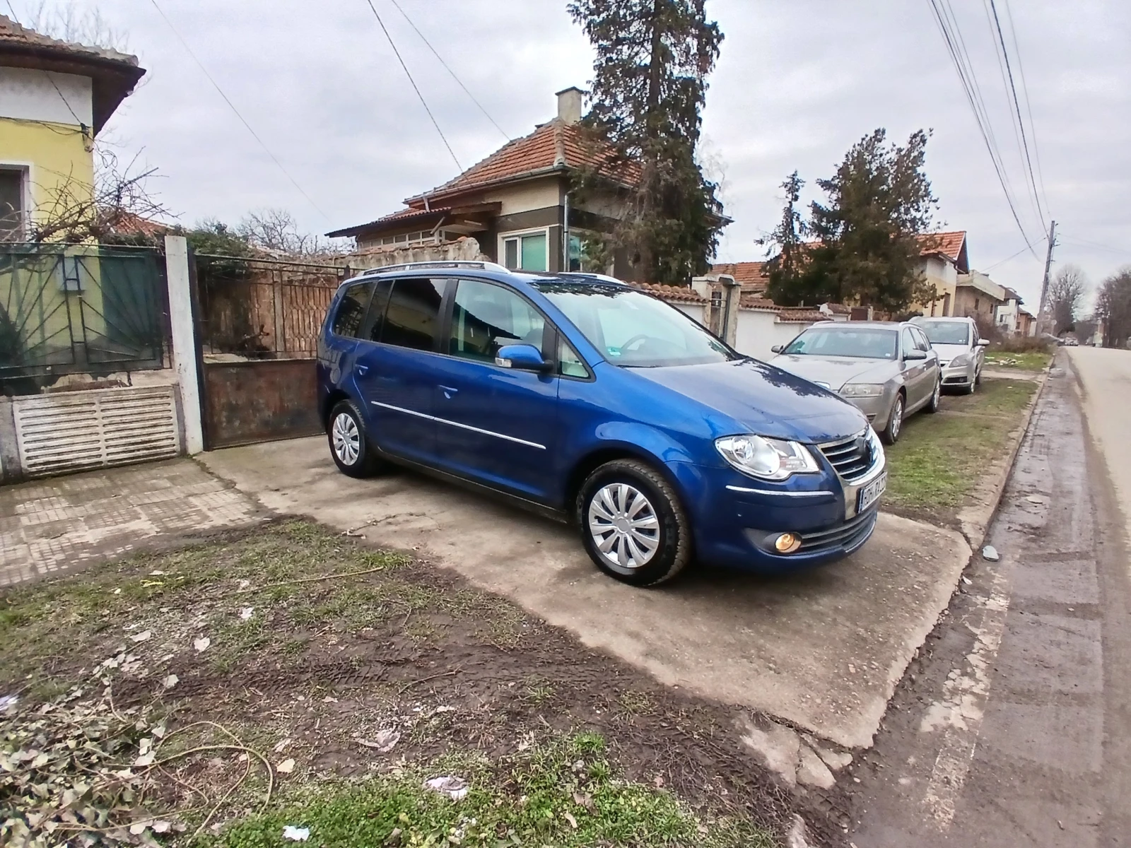 VW Touran 2, 0 tdi BMP - изображение 5