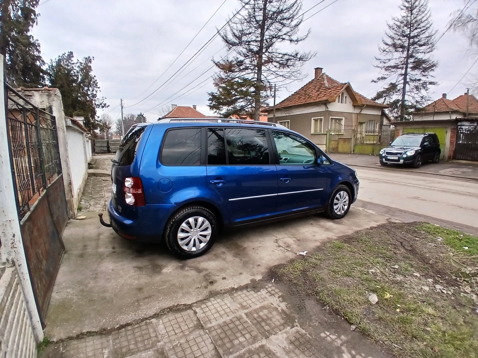 VW Touran 2, 0 tdi BMP - изображение 2