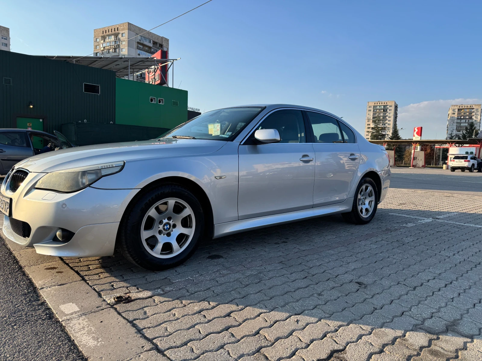 BMW 520 2.2 170к. M-Пакет, снимка 3 - Автомобили и джипове - 53737530