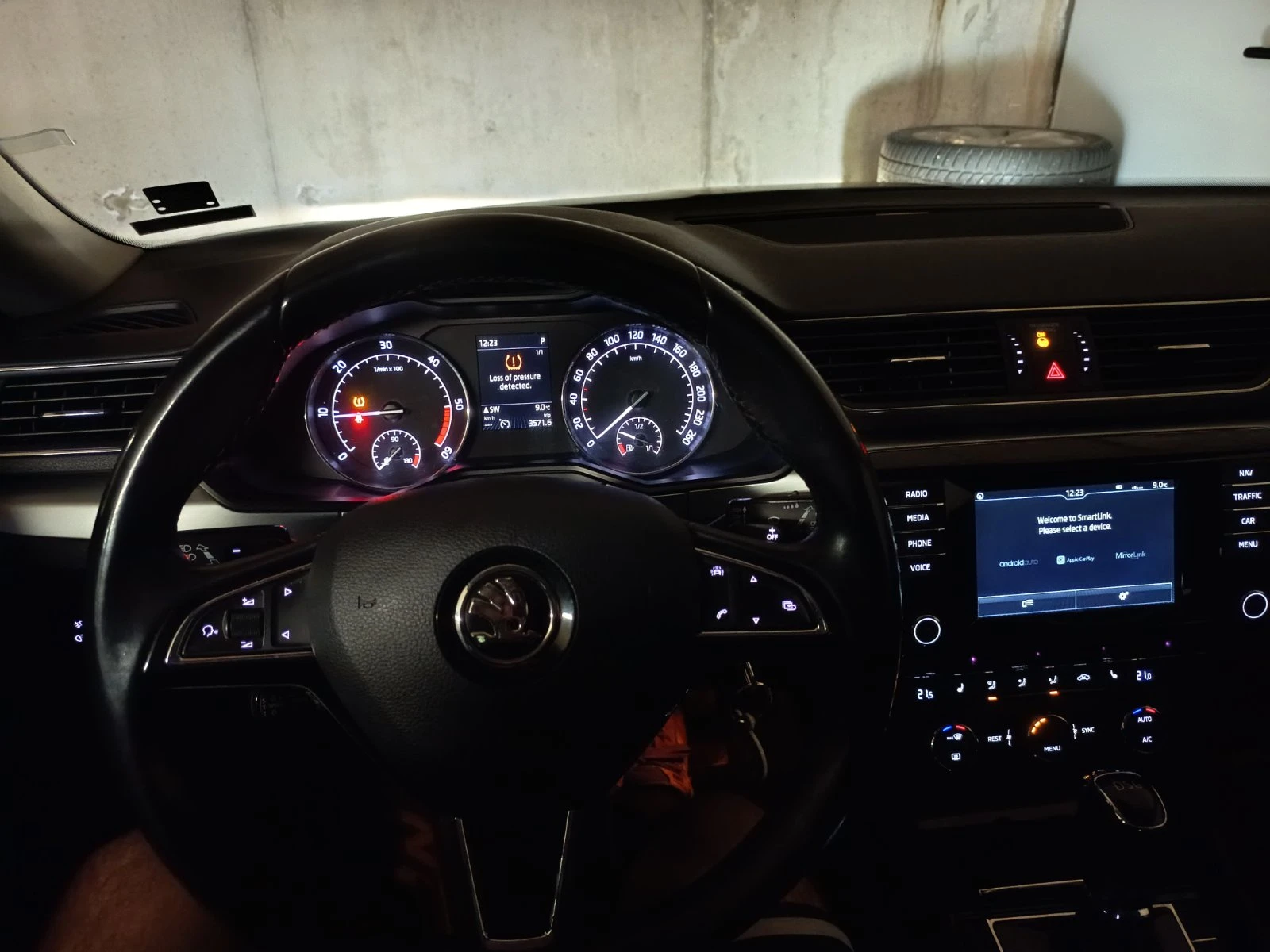 Skoda Superb 2.0TDI, снимка 5 - Автомобили и джипове - 53747031