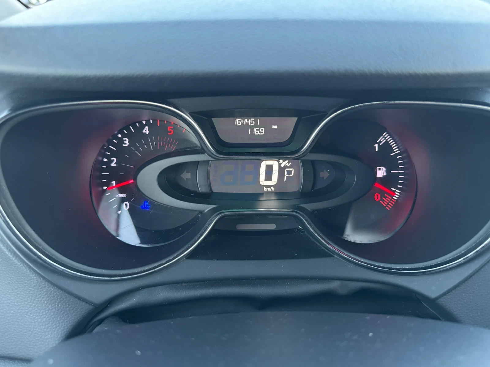 Renault Captur 1.5d / АВТОМАТИК / ТОП СЪСТОЯНИЕ, снимка 16 - Автомобили и джипове - 53844776