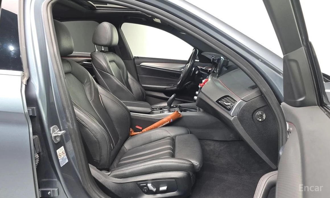 BMW 520 M SPORT*  ПАМЕТ* КАМЕРА* 4 ПОДГРЕВА* , снимка 9 - Автомобили и джипове - 54064413