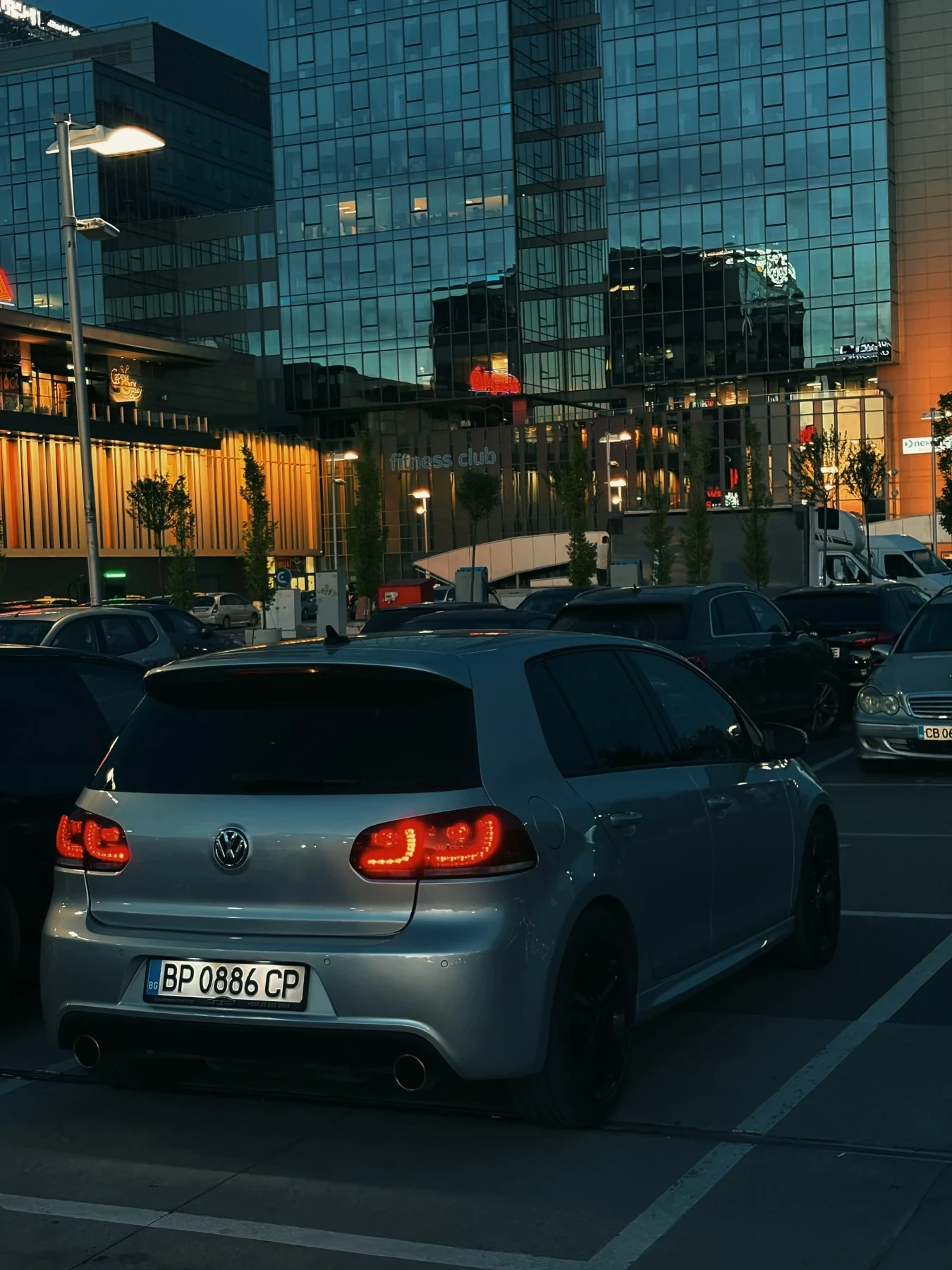 VW Golf 2.0TDI 140, снимка 10 - Автомобили и джипове - 54093555