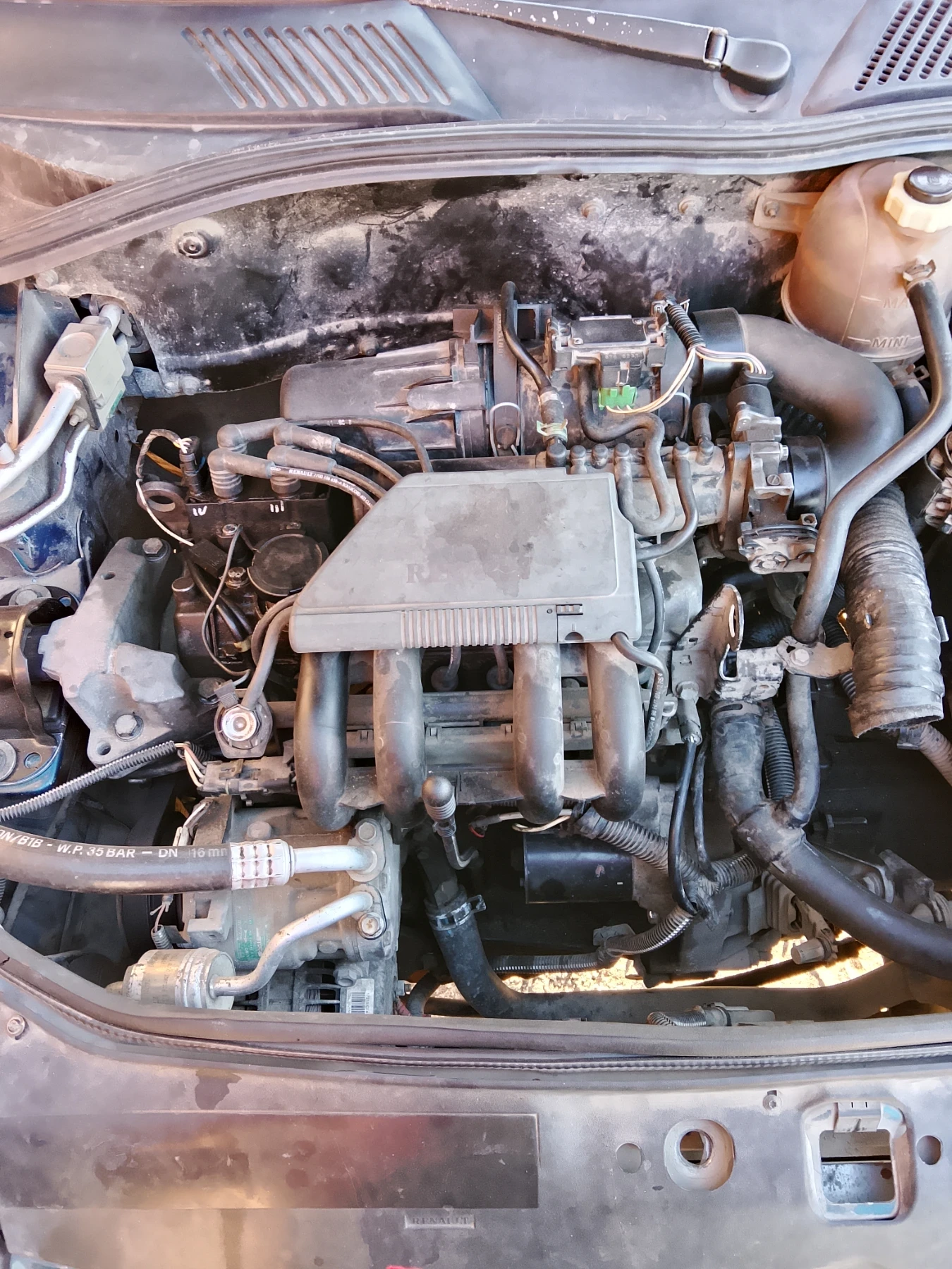 Renault Clio, снимка 10 - Автомобили и джипове - 54140820