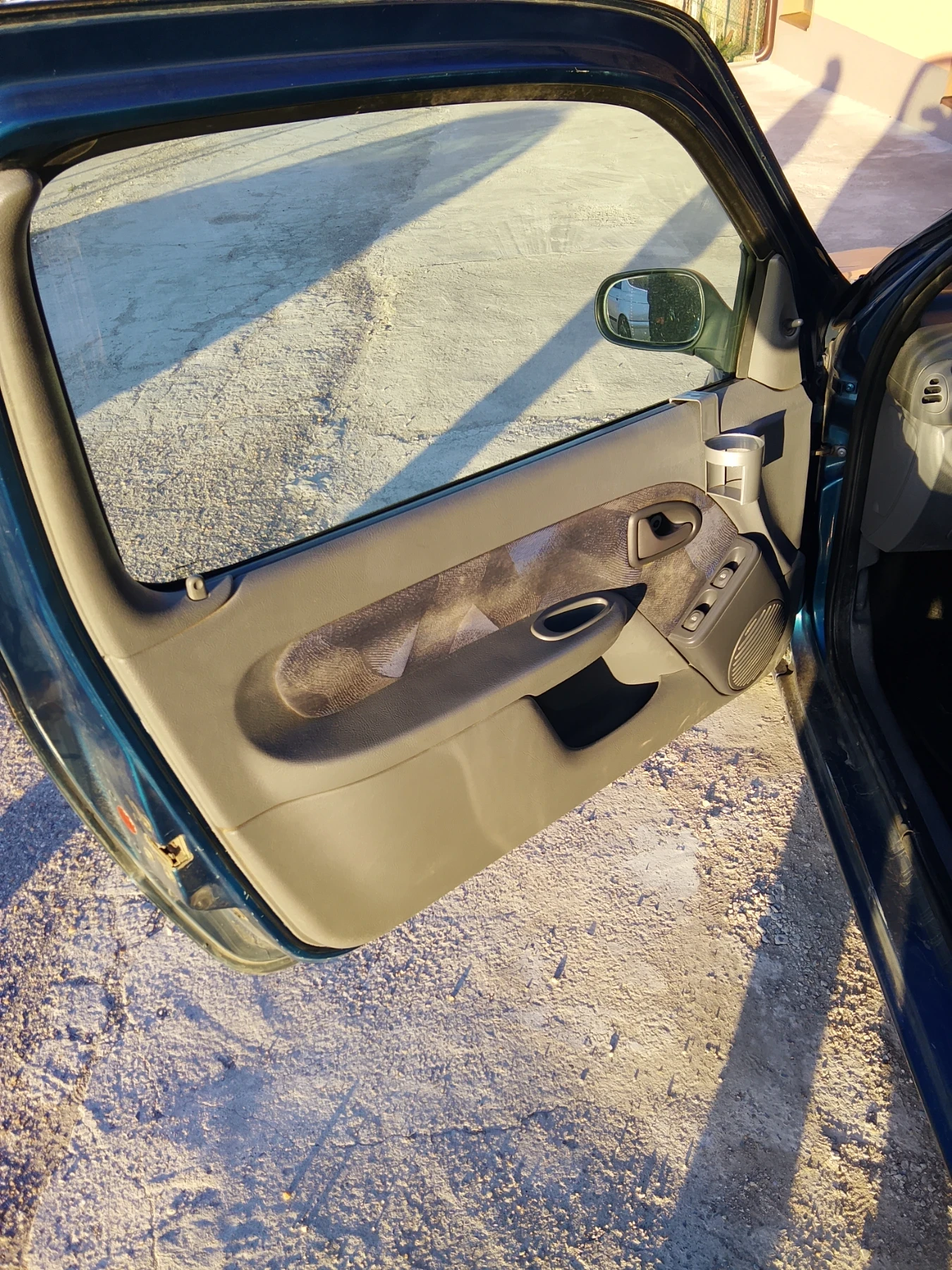 Renault Clio, снимка 11 - Автомобили и джипове - 54140820