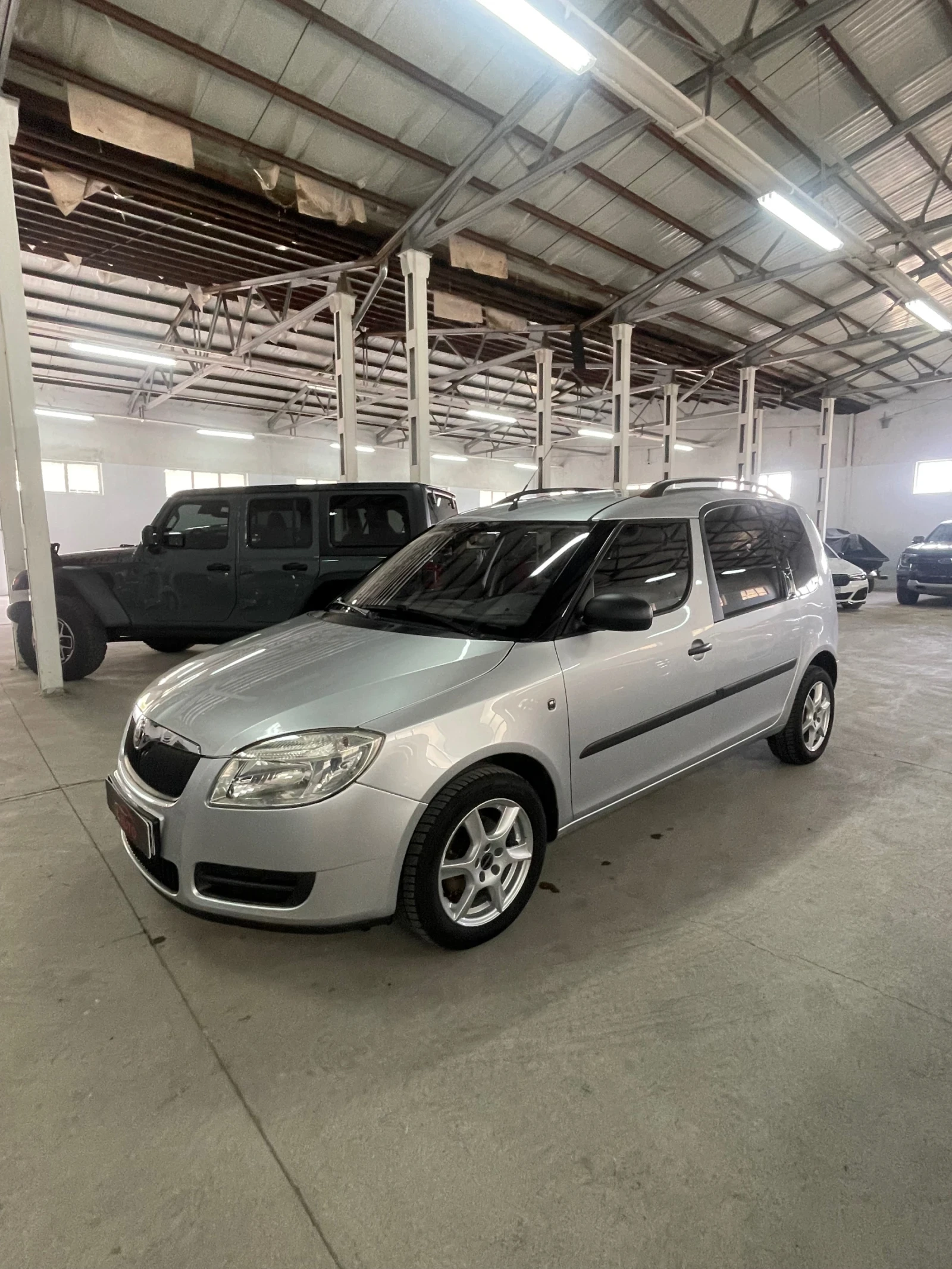 Skoda Roomster 1.4i/SCOUT/Подгрев/Клима/ГЕРМАНИЯ/НОВ!!!, снимка 2 - Автомобили и джипове - 54234953