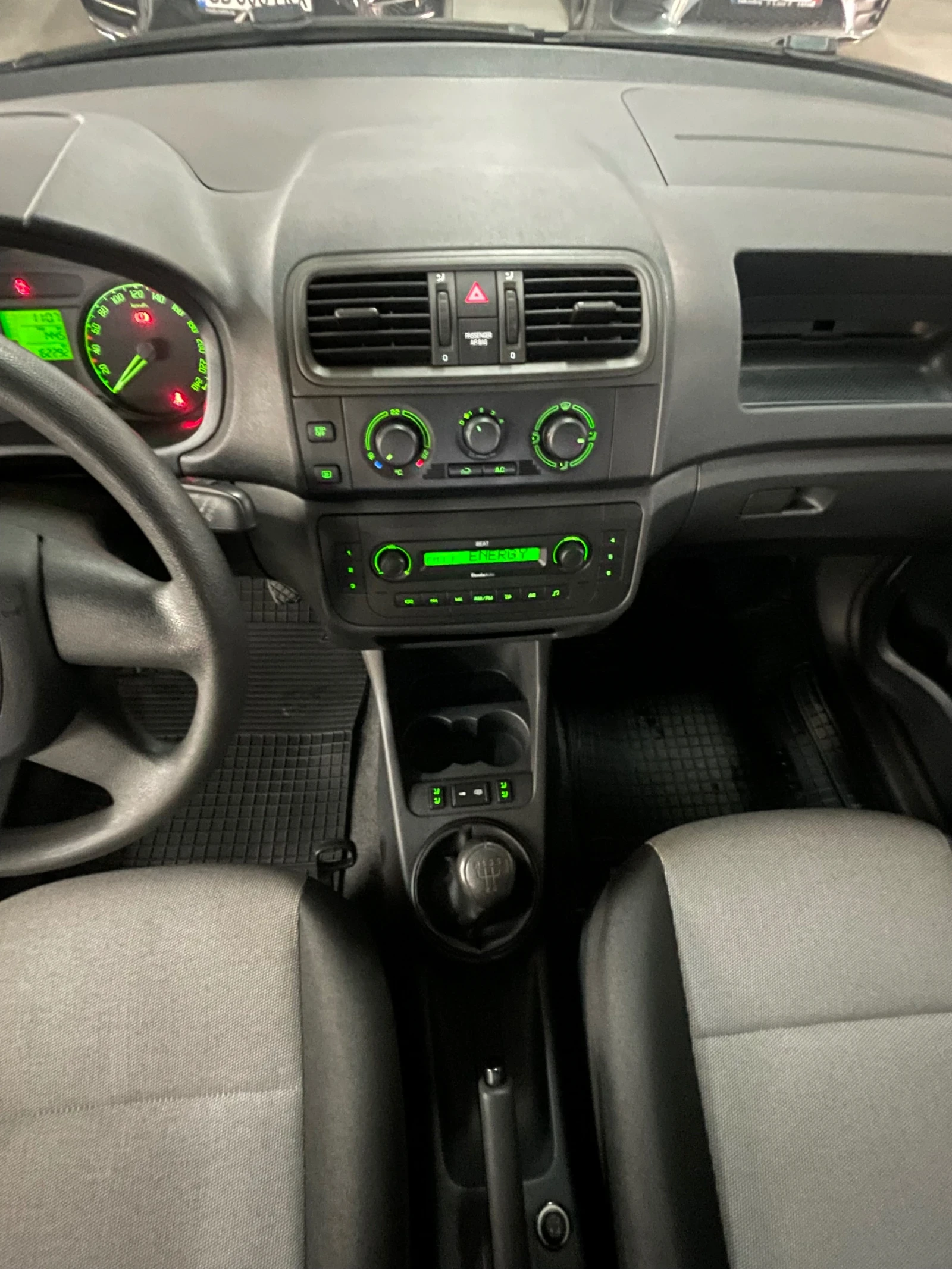 Skoda Roomster 1.4i/SCOUT/Подгрев/Клима/ГЕРМАНИЯ/НОВ!!!, снимка 14 - Автомобили и джипове - 54234953