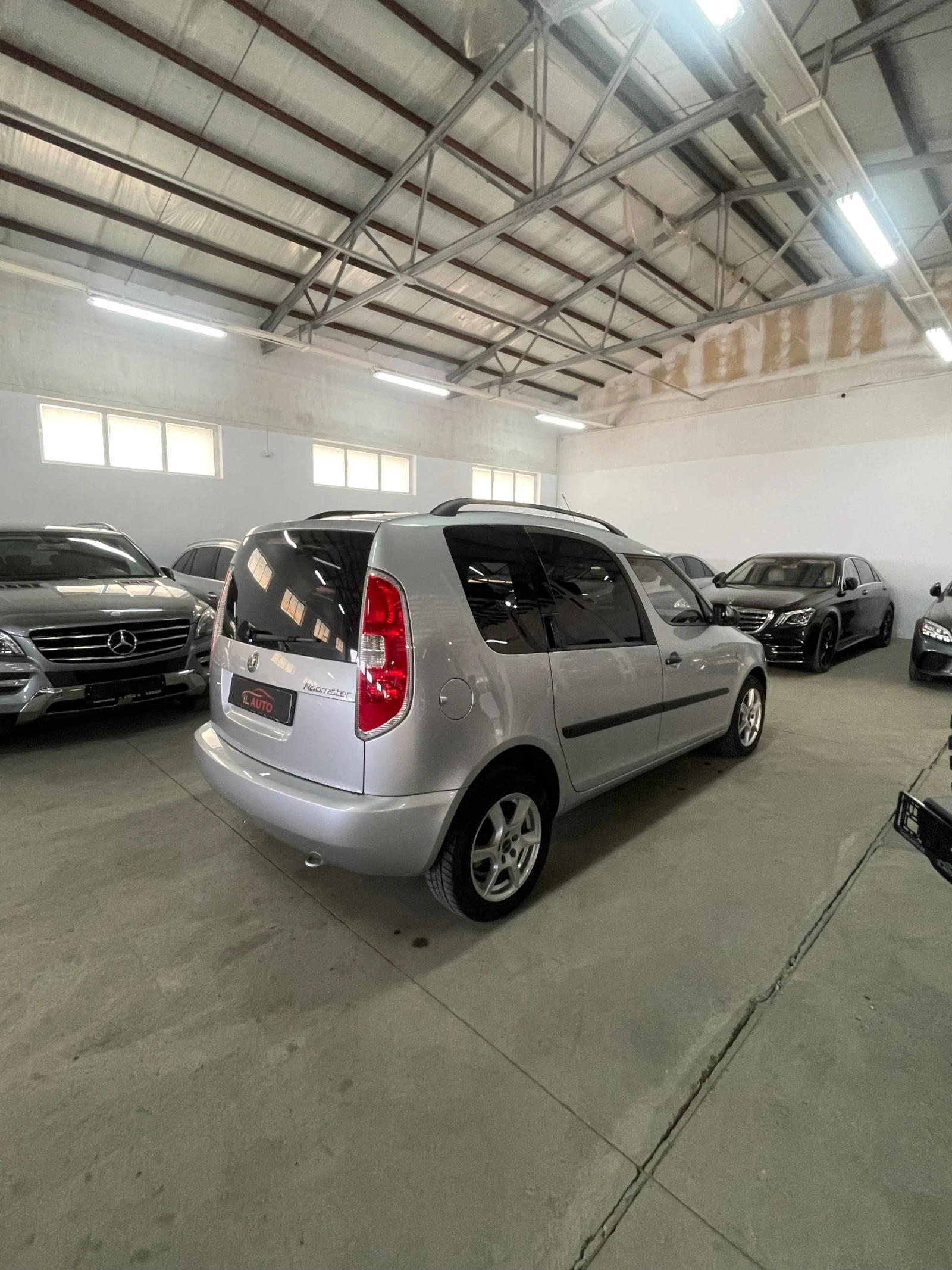 Skoda Roomster 1.4i/SCOUT/Подгрев/Клима/ГЕРМАНИЯ/НОВ!!!, снимка 5 - Автомобили и джипове - 54234953