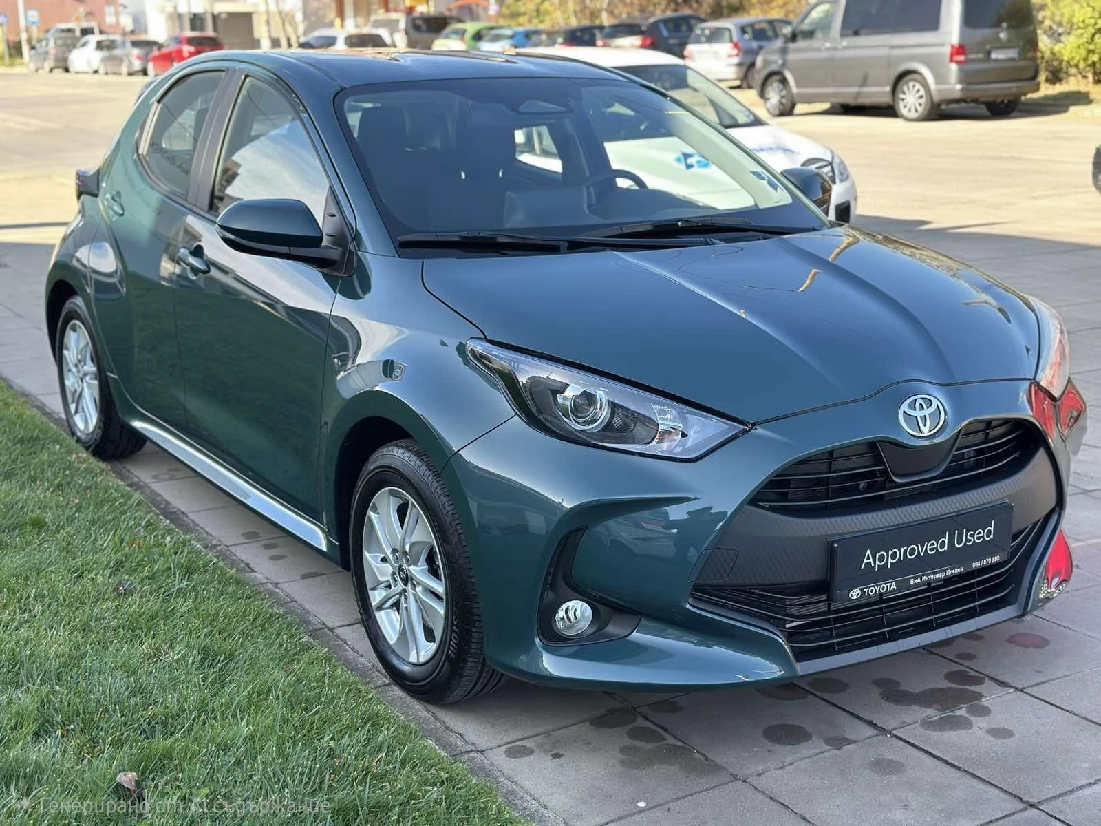 Toyota Yaris 1.5 HEV Chic, снимка 8 - Автомобили и джипове - 54338811