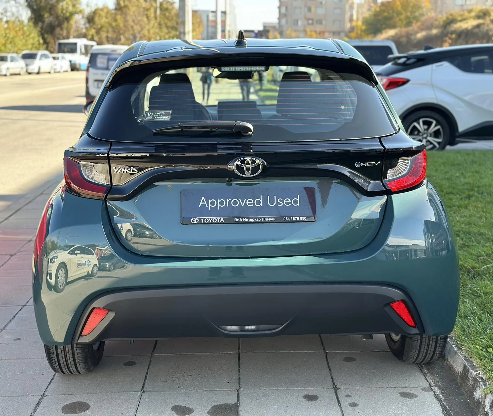 Toyota Yaris 1.5 HEV Chic, снимка 5 - Автомобили и джипове - 54338811