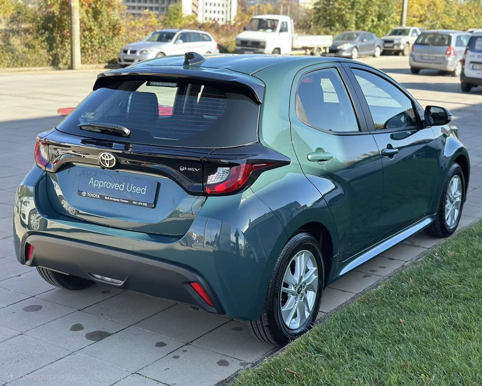 Toyota Yaris 1.5 HEV Chic, снимка 6 - Автомобили и джипове - 54338811