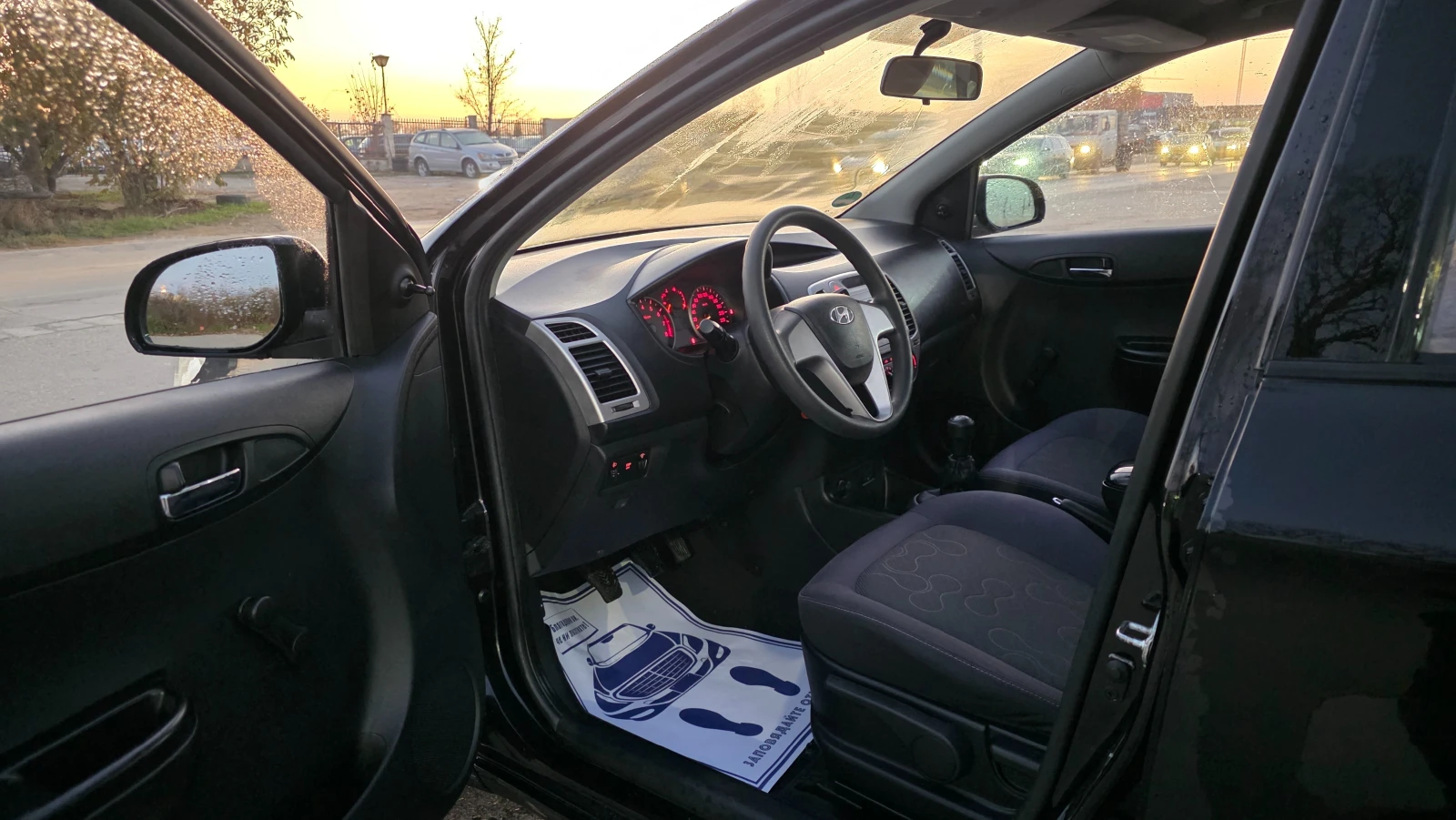 Hyundai I20 1.3i/80hp-АГУ, снимка 7 - Автомобили и джипове - 54487630