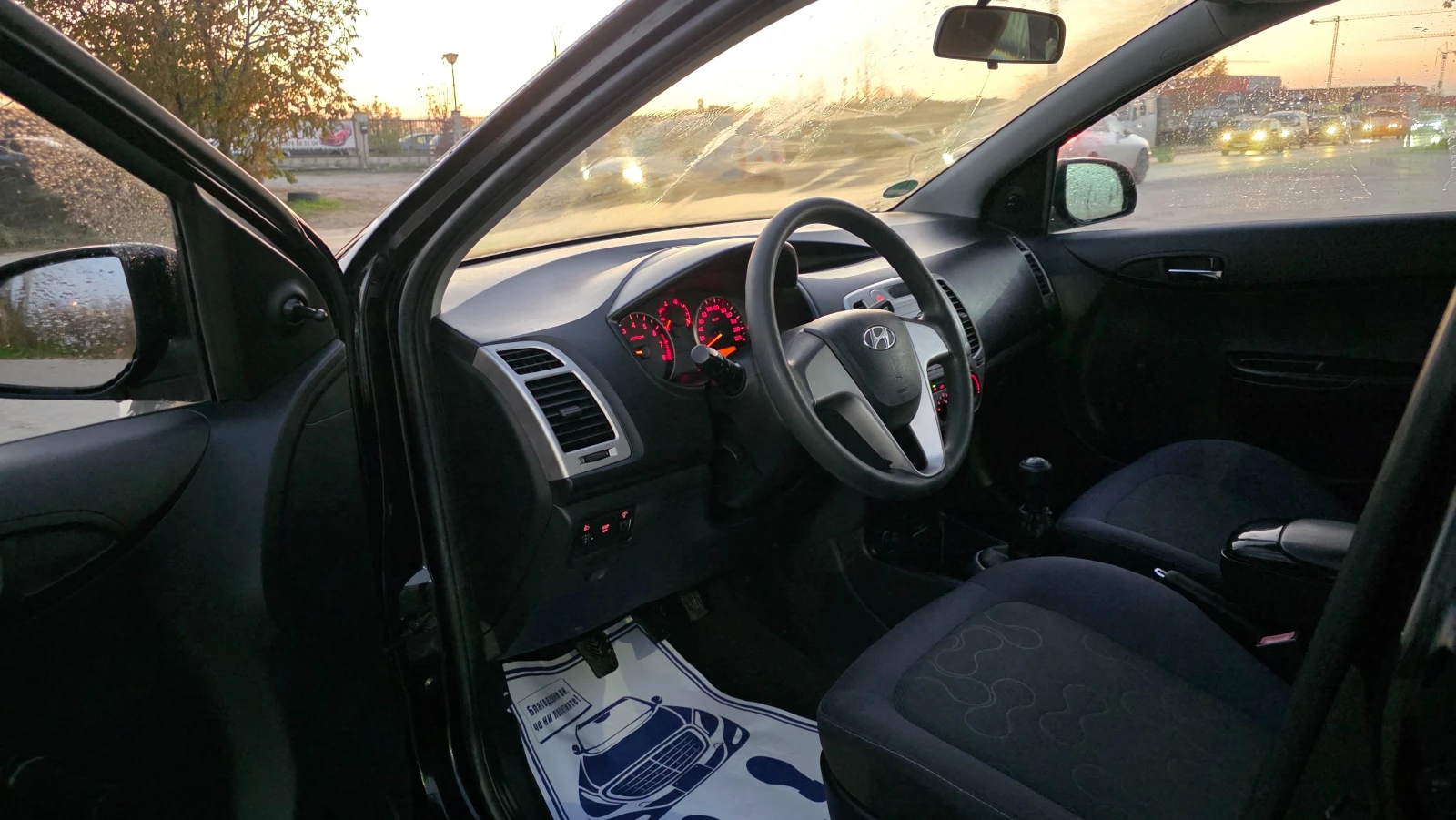 Hyundai I20 1.3i/80hp-АГУ, снимка 8 - Автомобили и джипове - 54487630