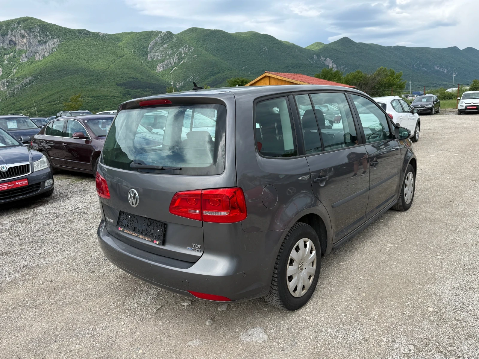 VW Touran 1.6 TDI 105 к.с. ЕВРО 5 В, снимка 5 - Автомобили и джипове - 54571627