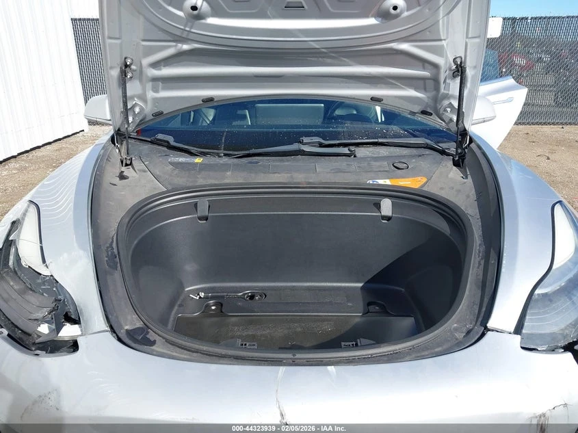 Tesla Model 3 Long Range Battery RWD * CARFAX* , снимка 10 - Автомобили и джипове - 54621582