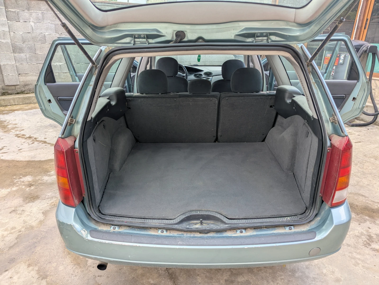 Ford Focus 1.8 Бензин, снимка 11 - Автомобили и джипове - 54809983