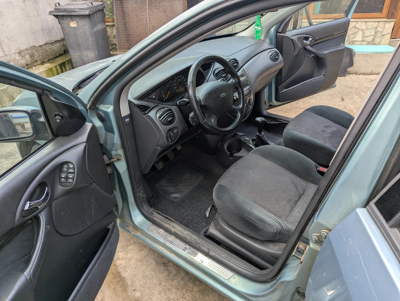 Ford Focus 1.8 Бензин, снимка 8 - Автомобили и джипове - 54809983