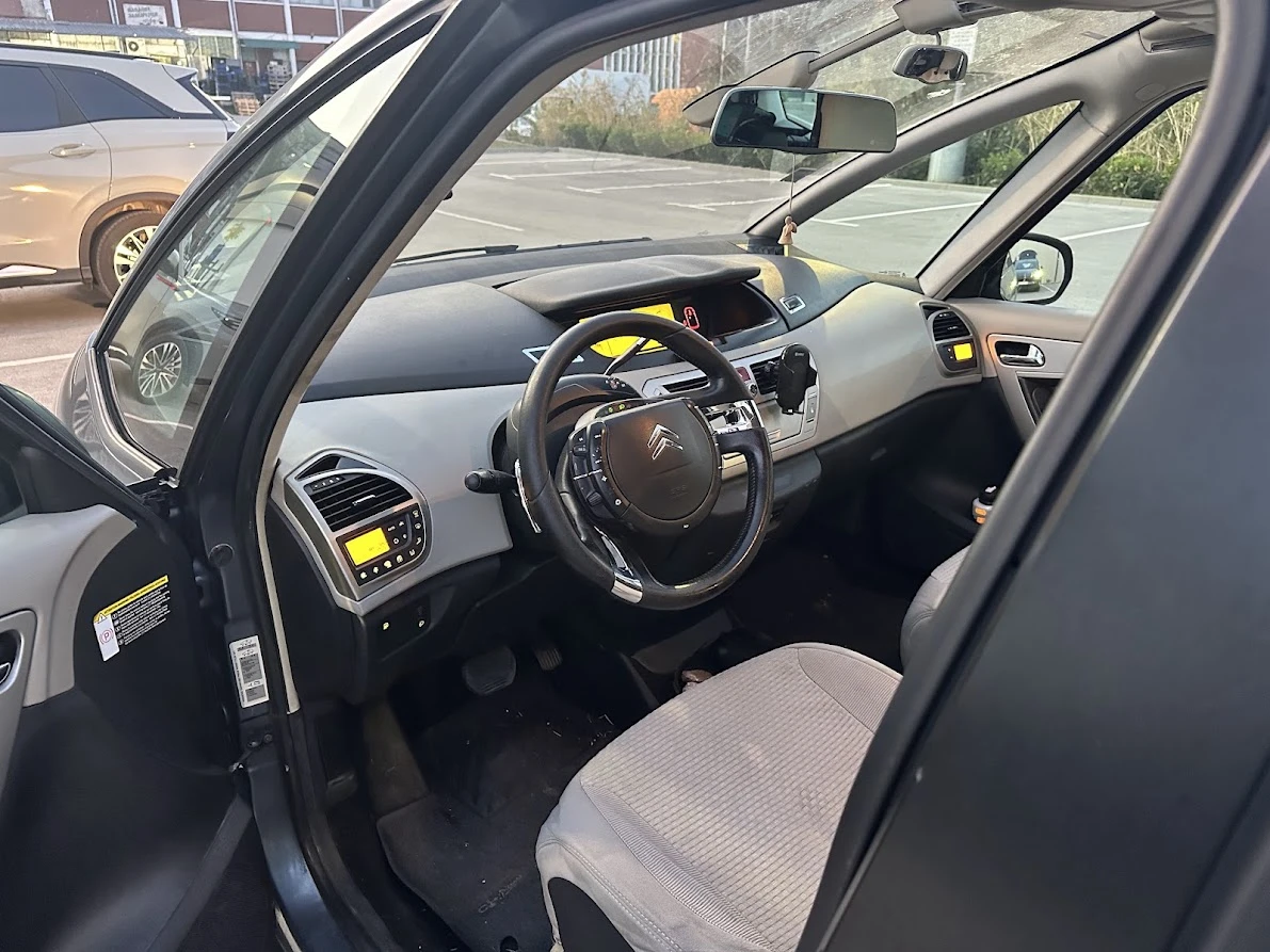 Citroen Grand C4 Picasso НЕ ПАЛИ, снимка 5 - Автомобили и джипове - 55154700