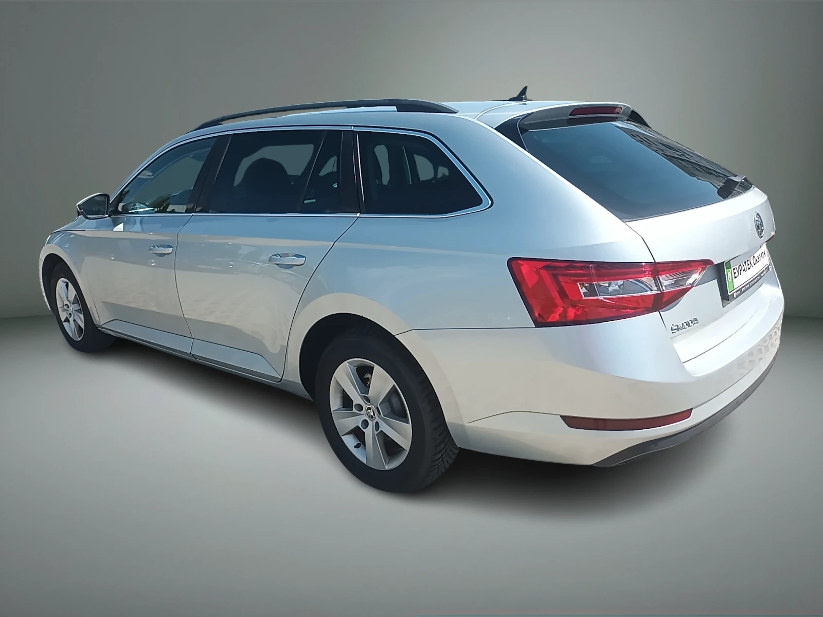 Skoda Superb 2.0TDI/4x4/6MT , снимка 3 - Автомобили и джипове - 55537424
