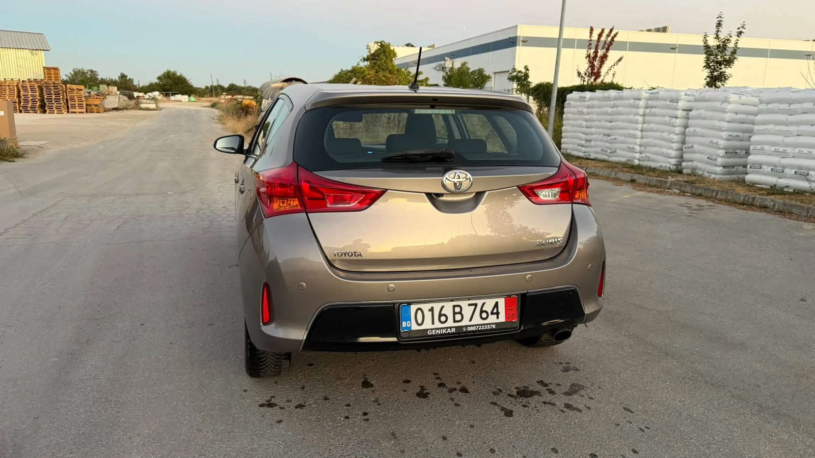 Toyota Auris 1.6 БЕНЗИН 138000км, снимка 6 - Автомобили и джипове - 55963187