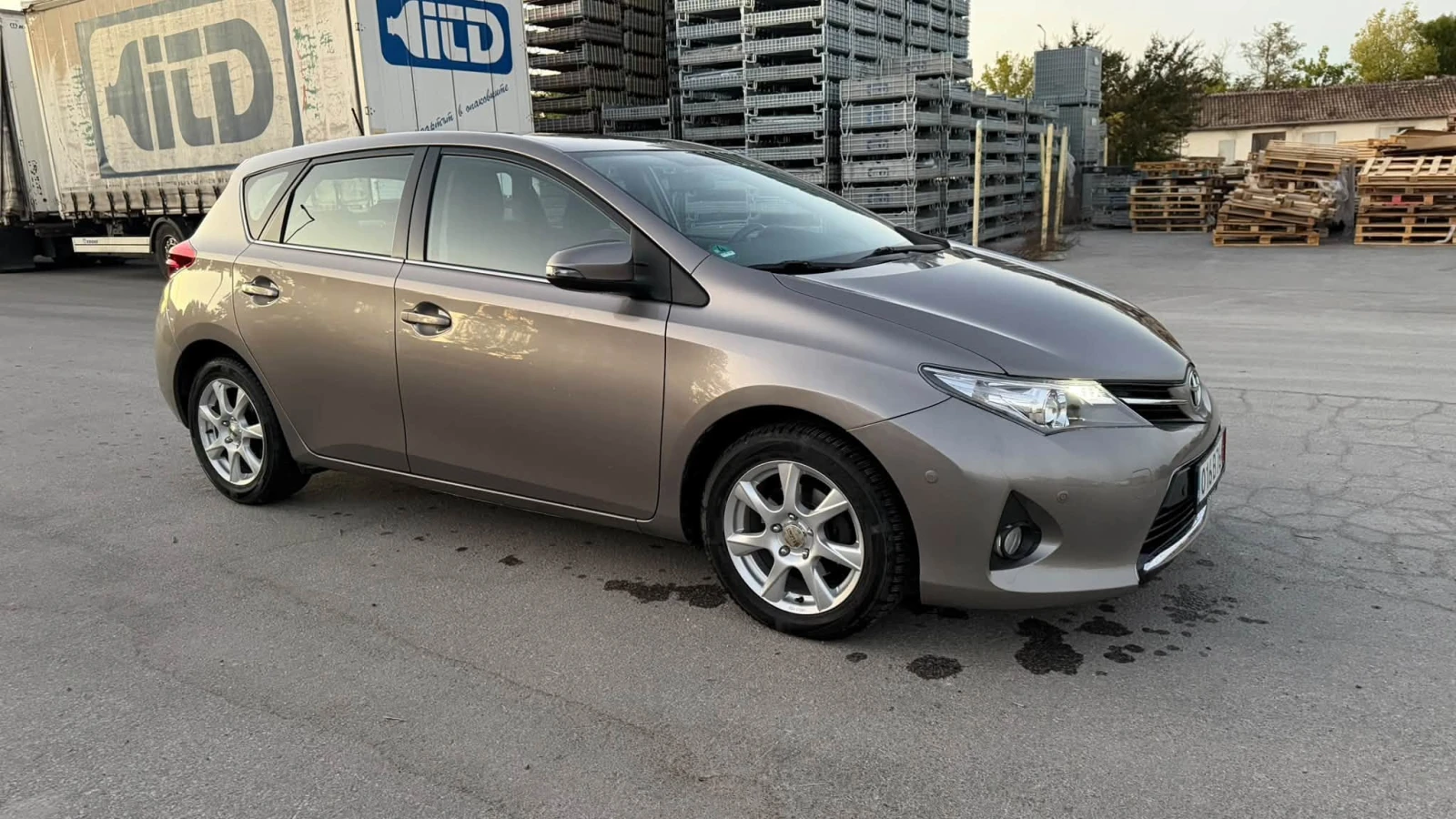 Toyota Auris 1.6 БЕНЗИН 138000км, снимка 5 - Автомобили и джипове - 55963187