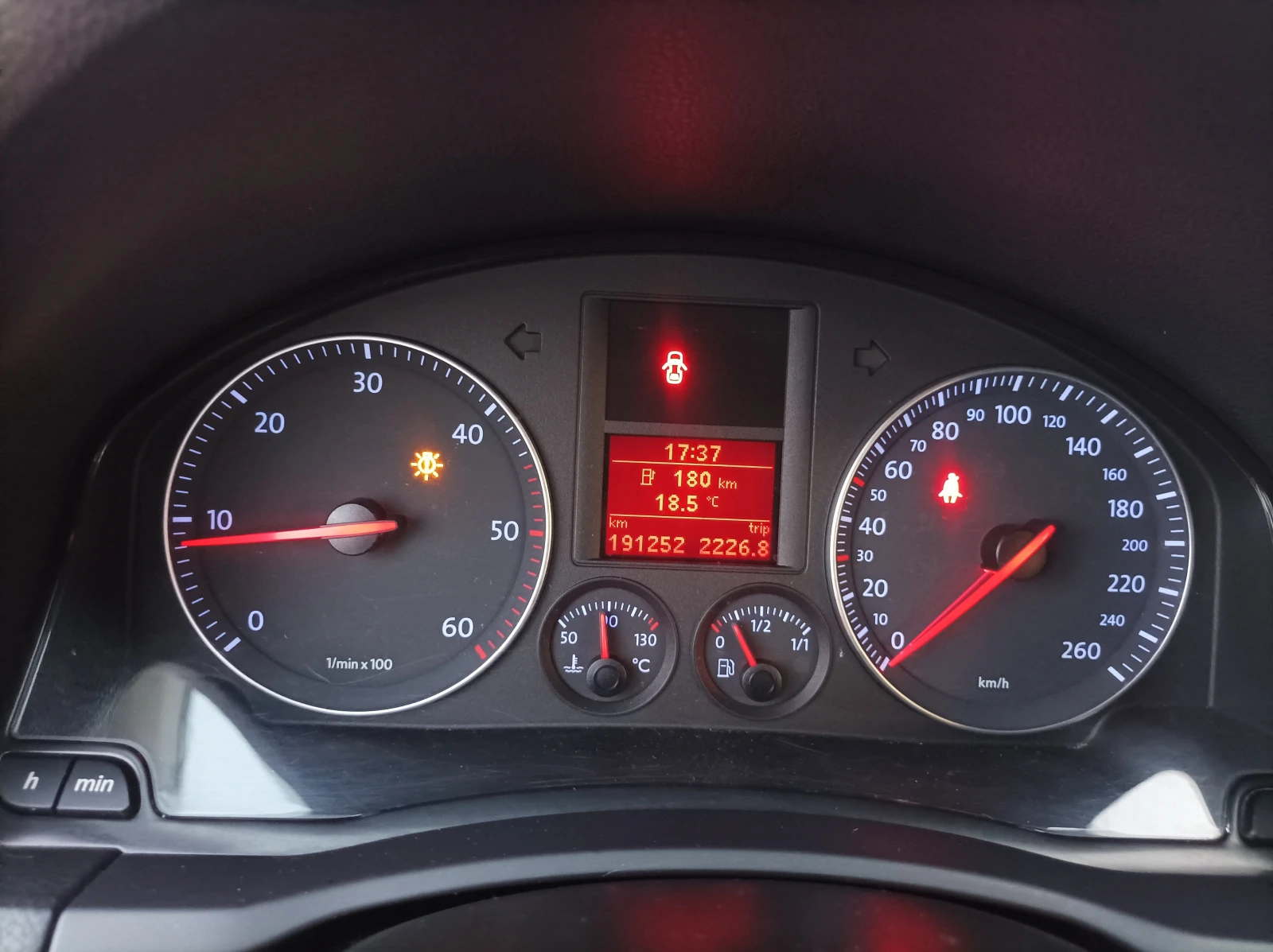 VW Golf 1.9 TDI -105 KC/ ЛИЗИНГ , снимка 15 - Автомобили и джипове - 56601069