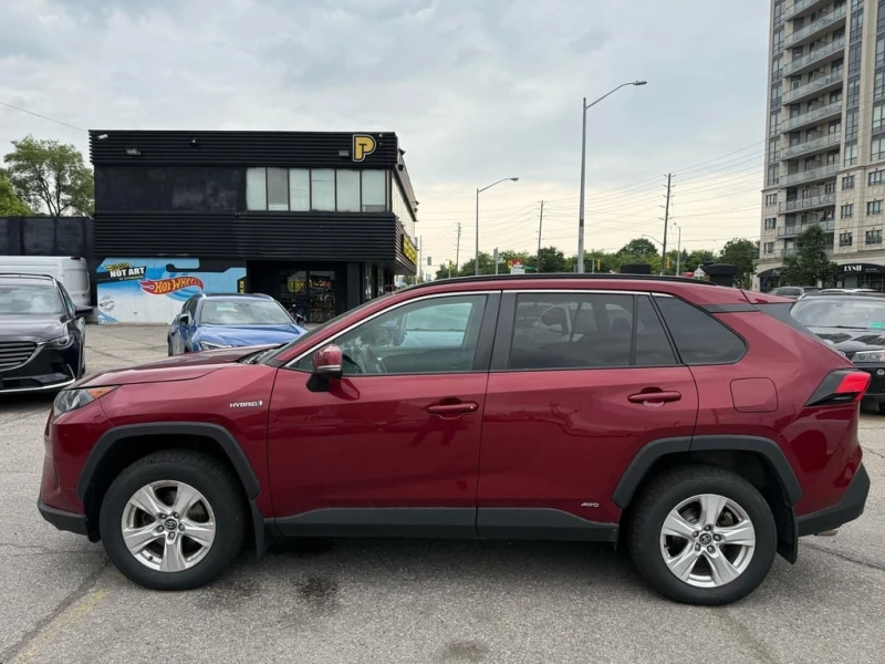 Toyota Rav4 AWD Hybrid LE  CARFAX, снимка 2 - Автомобили и джипове - 52662560