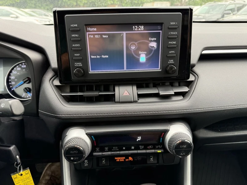 Toyota Rav4 AWD Hybrid LE  CARFAX, снимка 15 - Автомобили и джипове - 52662560
