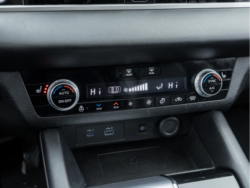 Mitsubishi Outlander GT S-AWC/BOSE/PANO/360, снимка 13 - Автомобили и джипове - 53011203