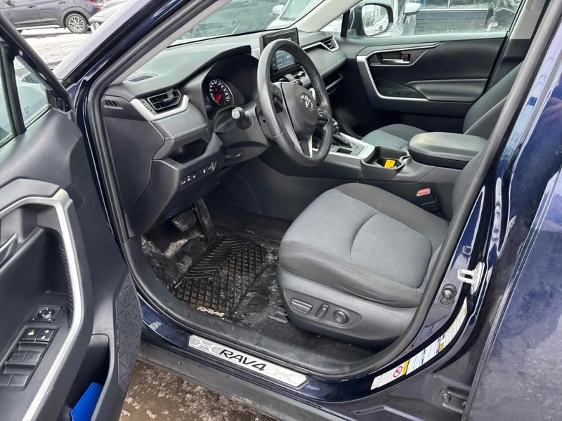Toyota Rav4 * XLE * CARFAX * БЕЗ ПЪРВОНАЧАЛНА ВНОСКА, снимка 5 - Автомобили и джипове - 53038615