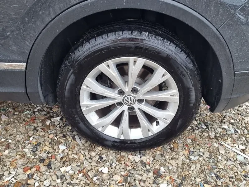 VW Tiguan 2.0 TDI, снимка 9 - Автомобили и джипове - 54922601
